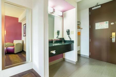 Holiday Inn & Suites RICHMOND - WEST END by IHG - 27