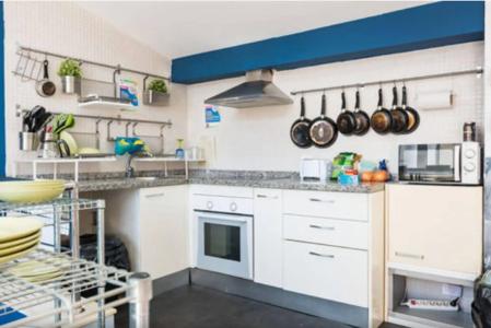 Feel Hostels Soho Malaga - 16