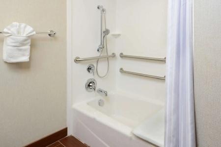 Hilton Garden Inn Greensboro Airport - 8