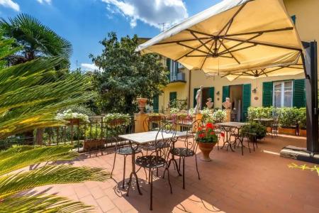 Ungherese Small Luxury - 77