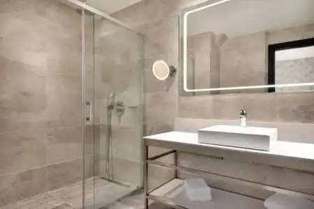 Wyndham Grand - 24