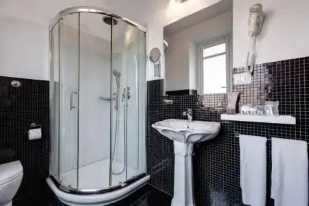 Little Rhome Suites - 31