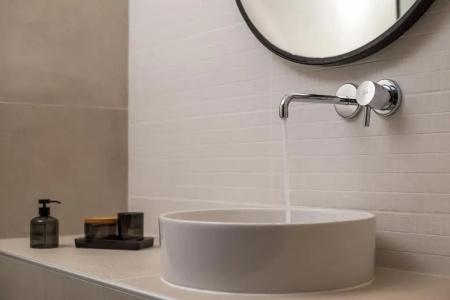 Vanik Suites - 100