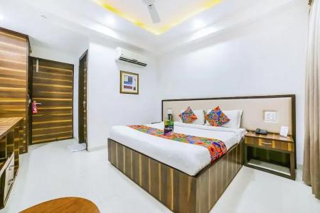 FabPrime Sapphire Inn - 29