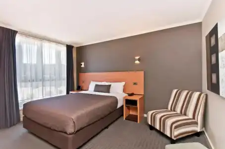 Comfort Inn On Raglan - 59