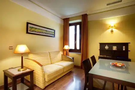 Suites Gran Via 44 Apartahotel - 2