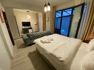Green Hills Suites - 49