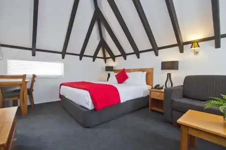 Knights Inn - 67