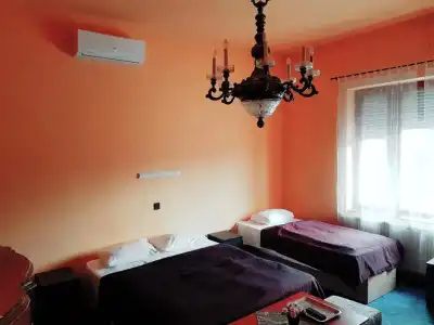 Attila Budapest - 28