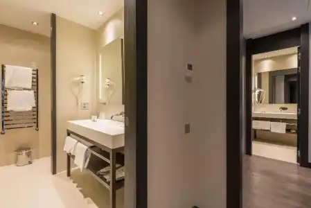 DUPARC Contemporary Suites - 38