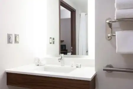 Holiday Inn Express San Antonio-Airport by IHG - 60