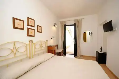 Solaria - 33