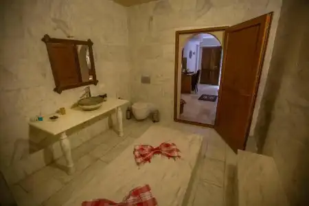 Hermes Cave - 123