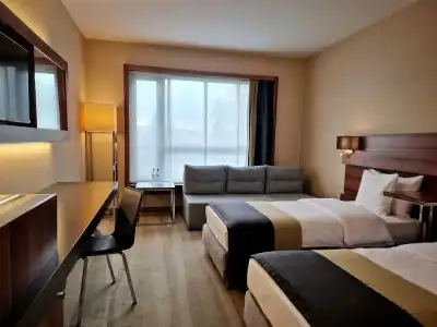 Warsaw Plaza - 66