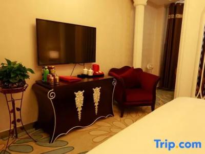 The Kaze 34 and Serviced Residence - 37