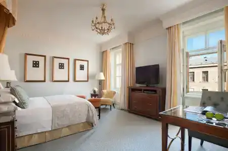 Four Seasons Lion Palace - 110