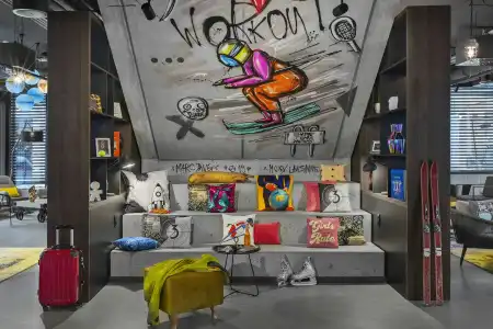 Moxy Lausanne City - 20