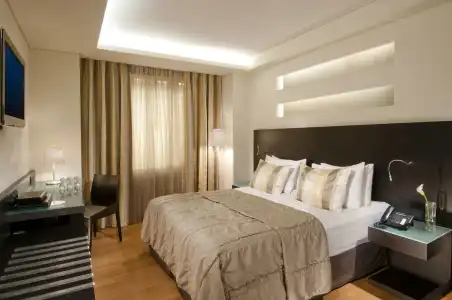 O&B Athens Boutique - 12