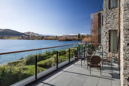 DoubleTree by Hilton Queenstown - 69