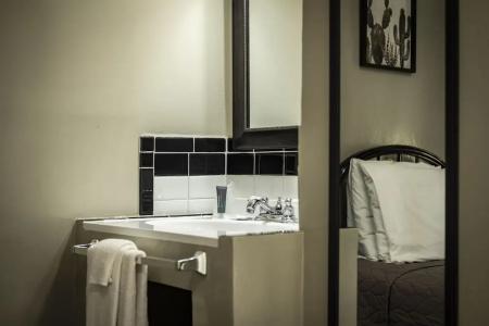 Gardner & Hostel - 41