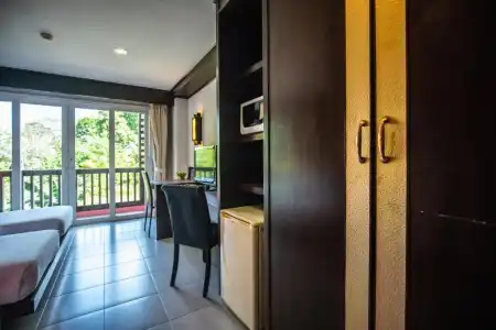 Ratana Chalong - 36