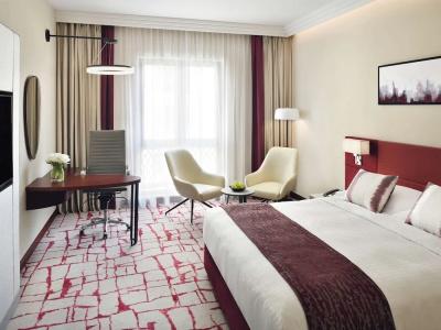 Mövenpick & Apartments Bur Dubai - 55