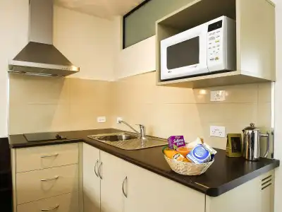 429 Apartments and Suites - 18