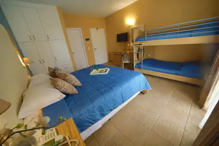 Dolphin Bay Seaside Resort & Suites - 4