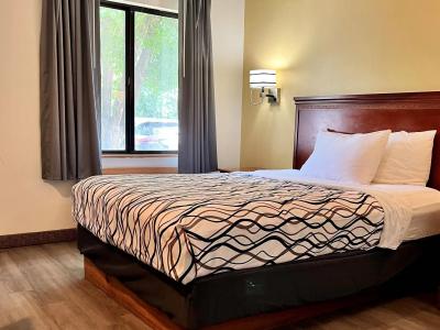 Rodeway Inn Airport - 18