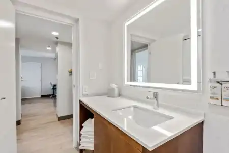 Holiday Inn & Suites Ottawa Kanata by IHG - 131