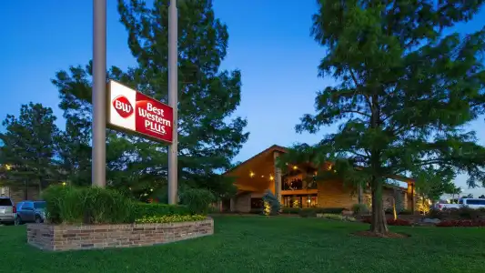 Best Western Plus Saddleback Inn & Conference Center - 52