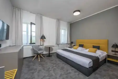Praha - 25