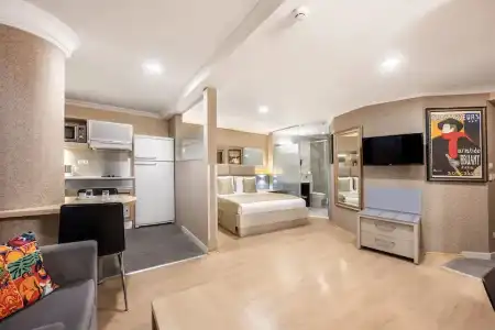 Gallery Residence & - 136