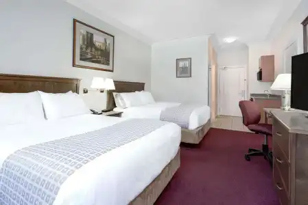 Holiday Inn VICTORIA – ELK LAKE by IHG - 4