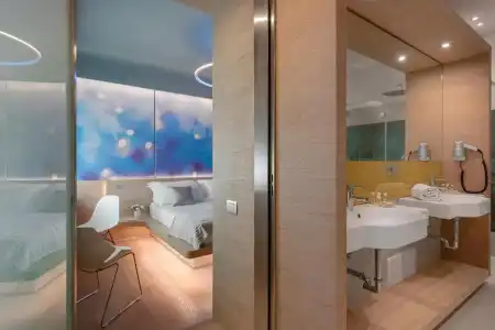 Air Suite - 42