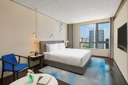 HUALUXE Shanghai Changfeng Park by IHG - 64