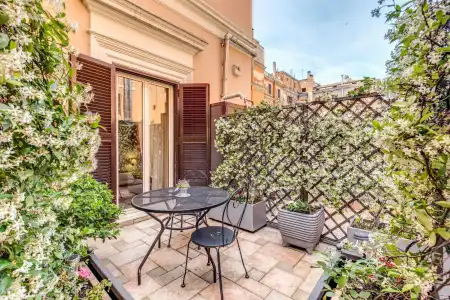 Roman Terrace - 11