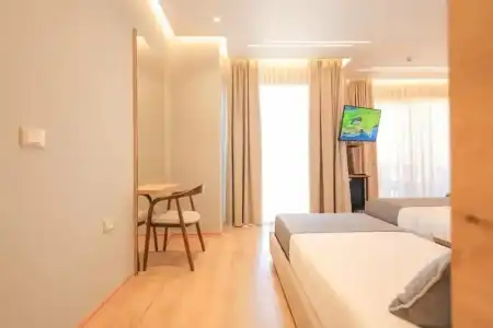 Apollon Saranda - 90