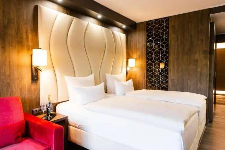 PLAZA Premium - 84