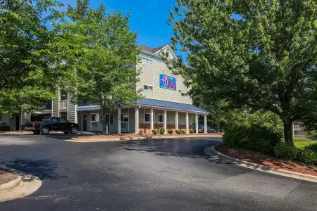 Motel 6 Greensboro, NC - I-40 - 15