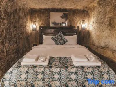 Tale Cave INN - 144