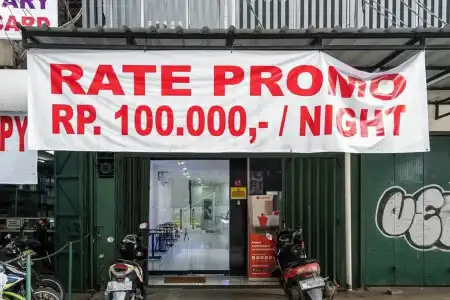 RedDoorz Hostel near Taman Puring - 16
