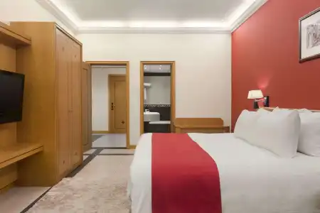 Ramada by Wyndham Qurum Beach - 3