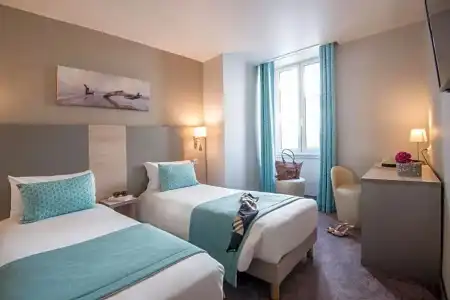 Hôtel du Midi - 33