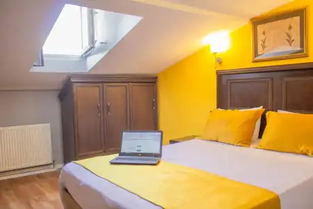 Tulip House - 47