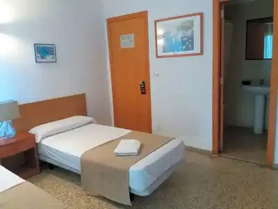 The Hostal Tierramar - 13