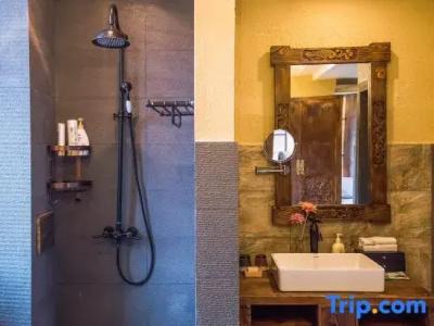 Lisiman Inn (Lijiang Art Club) - 160