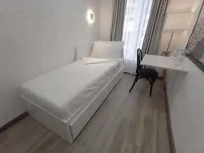 Double Bed - 7