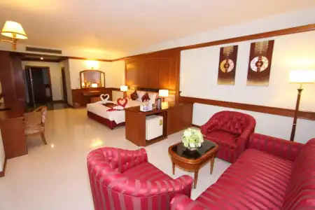 The Camelot Pattaya - 6