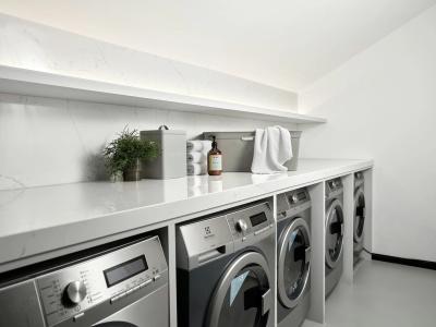 Bob W Munich Schwabing - 32